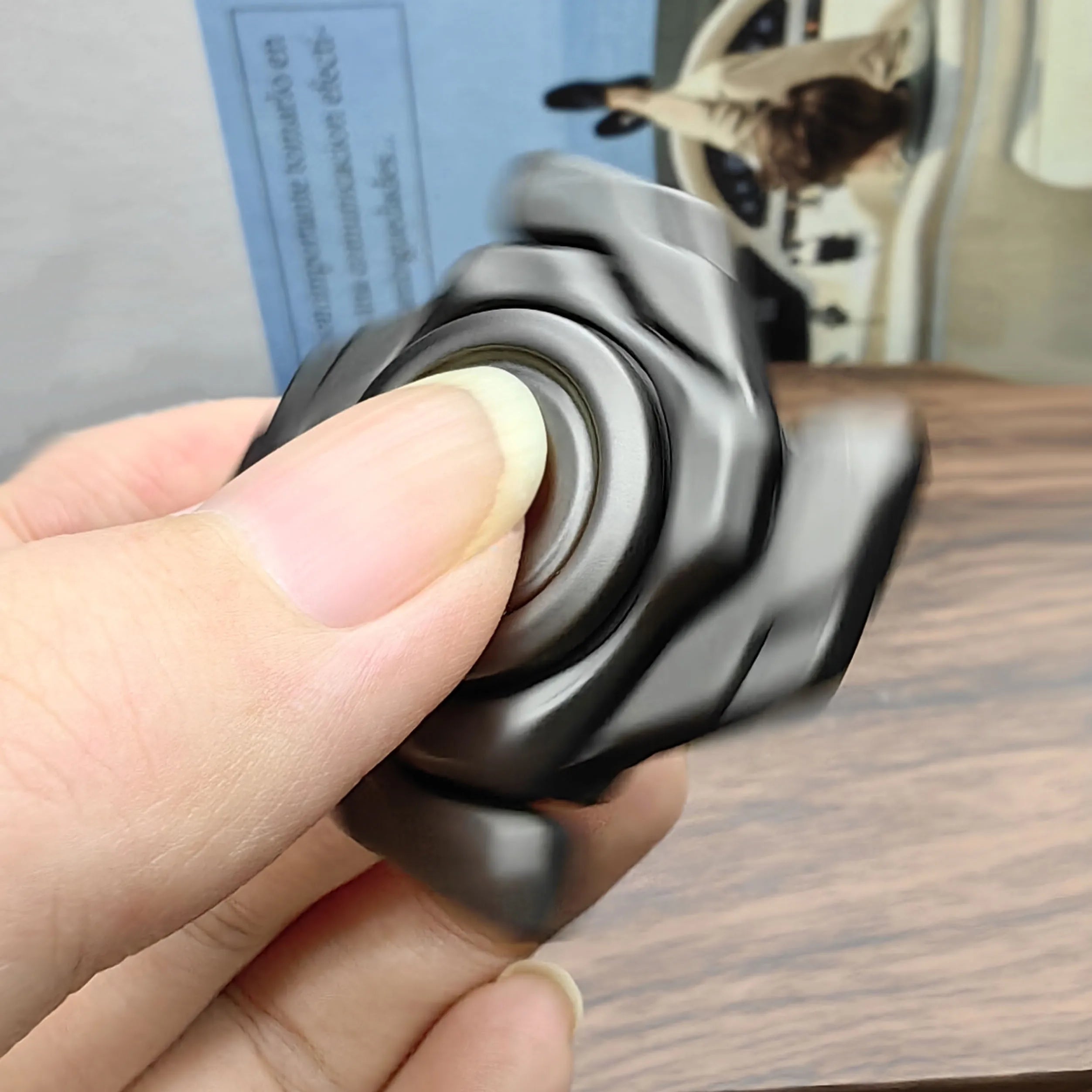Fidget Slider MINI Armor – Spinner Táctico de Metal con Apertura Mecánica