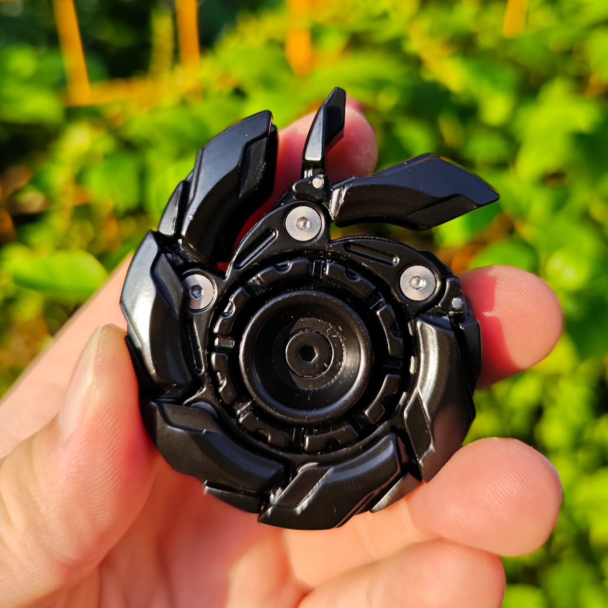 Fidget Slider Armor – Spinner de Metal con Apertura Mecánica