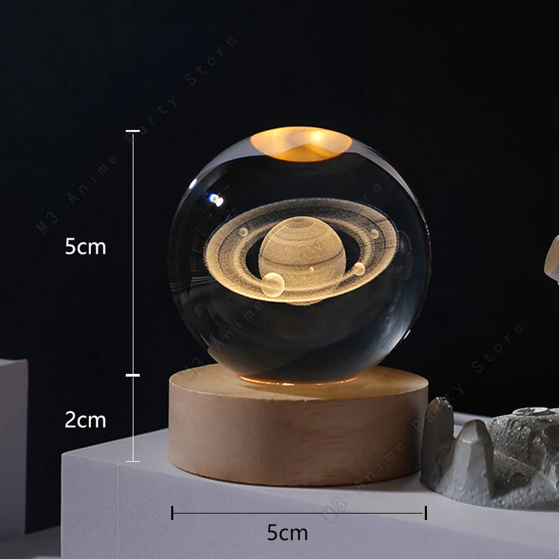 Lámpara de Noche de Bola de Cristal 3D con Base de Madera – Diseño Galaxia y Planetas